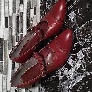 Vintage 1960s Auditions red heels 👠 9